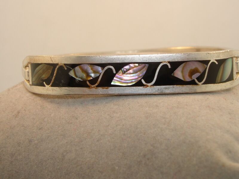 Vintage Mexican sterling silver bangle bracelet with abalone and black enamel inlay