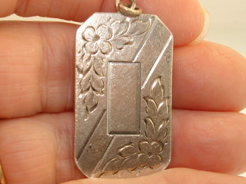 Vintage Wells Sterling Silver Floral Plaque Pendant