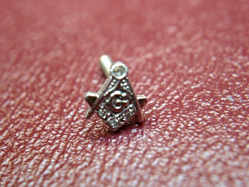 Vintage 14K white gold Masonic lapel stud with diamond simulants