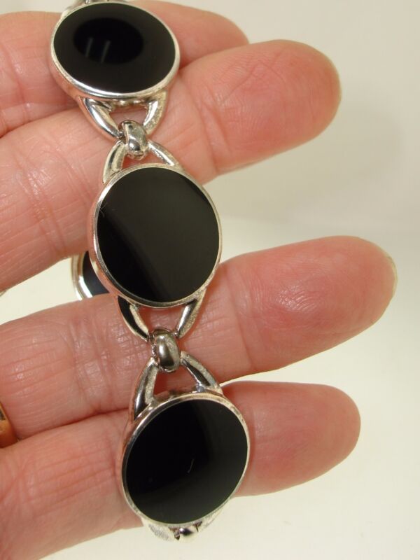 Sterling silver onyx disc bracelet