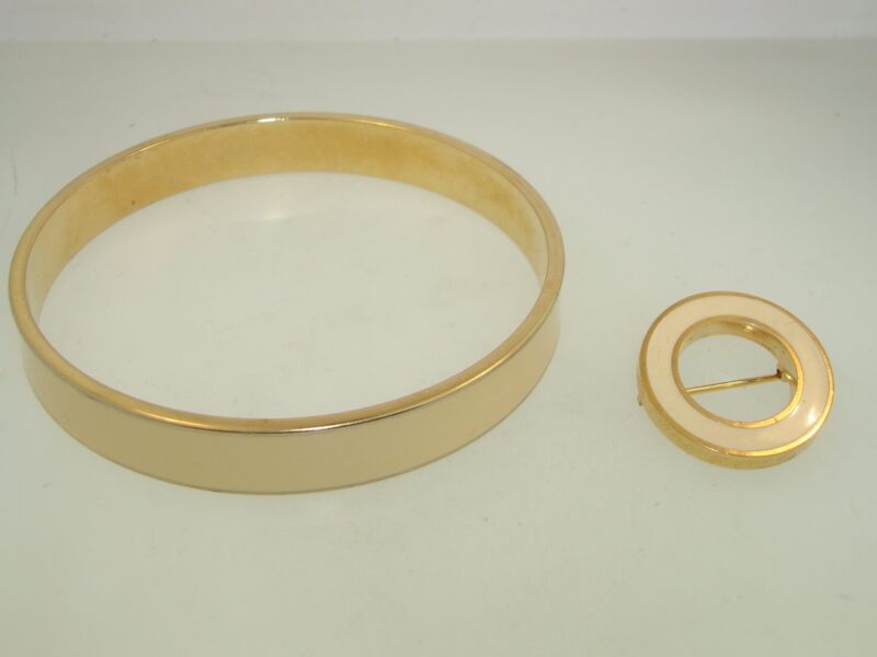 Vintage Crown Trifari crème enamel bangle bracelet and pin set