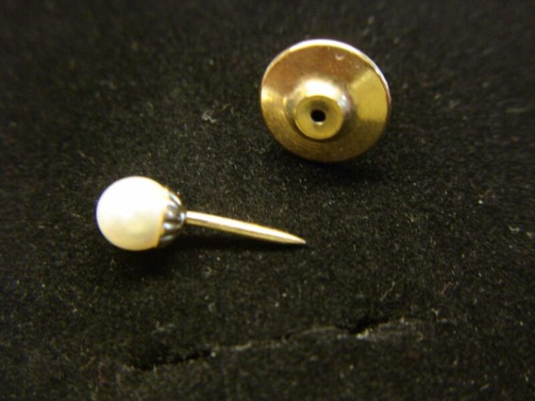 14K Gold Cultured Pearl Tie Tack – Vintage Style Sophistication