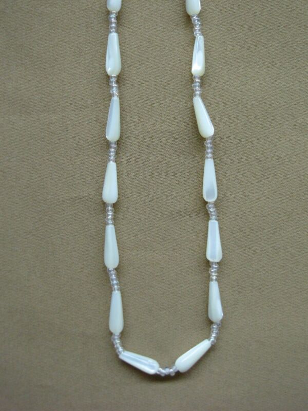 Vintage 1930s-40s mother of pearl and glass choker necklace