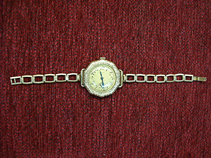 Vintage Elgin Ladies Wristwatch, 10K Gold Filled Case, 7 Jewel Movement