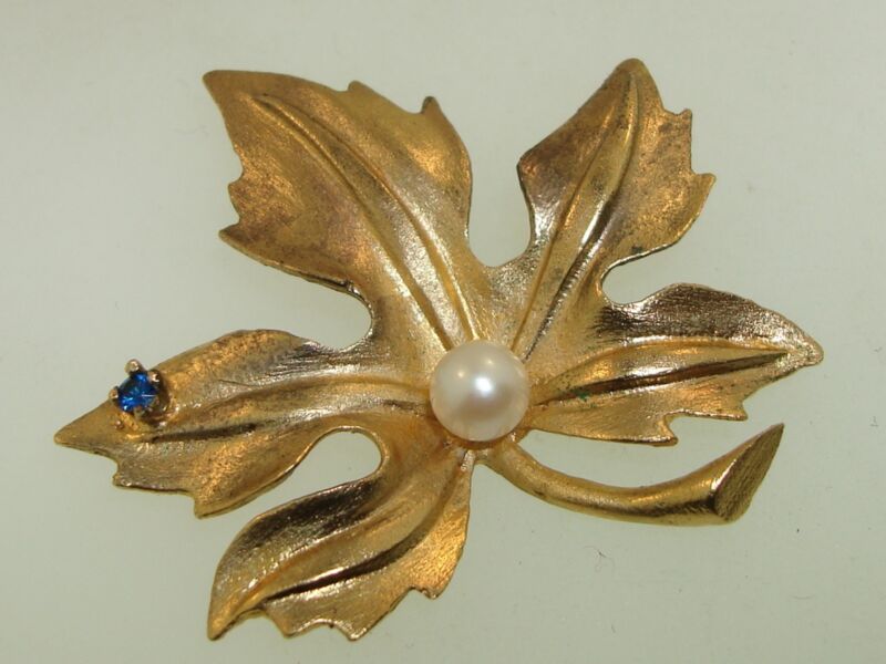 Vintage gold-washed oak leaf pin with pearl and topaz