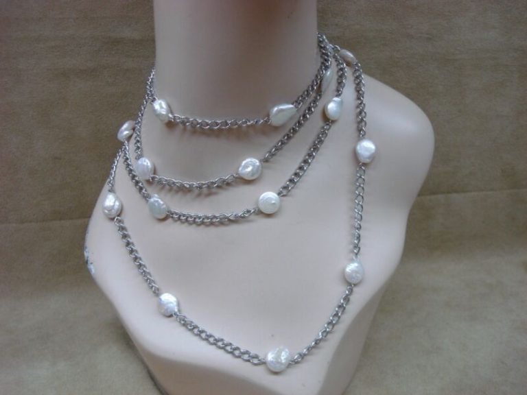 Iridescent mother of pearl necklace and dangle earring set