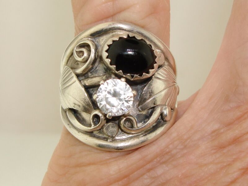 Vintage Southwestern Sterling Silver Onyx & White Topaz Ring