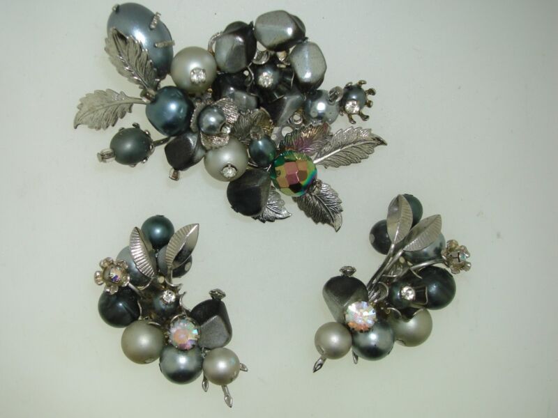 Vintage 1950s-60s rhinestone pin and earring set in gray, black, and silver tone