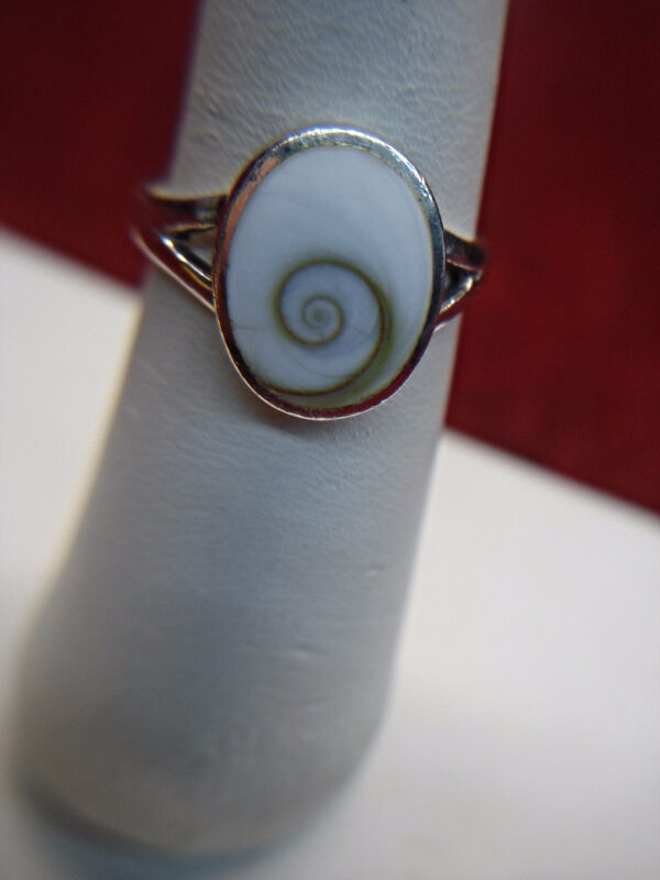 Sterling silver ring with a nautilus shell inlay