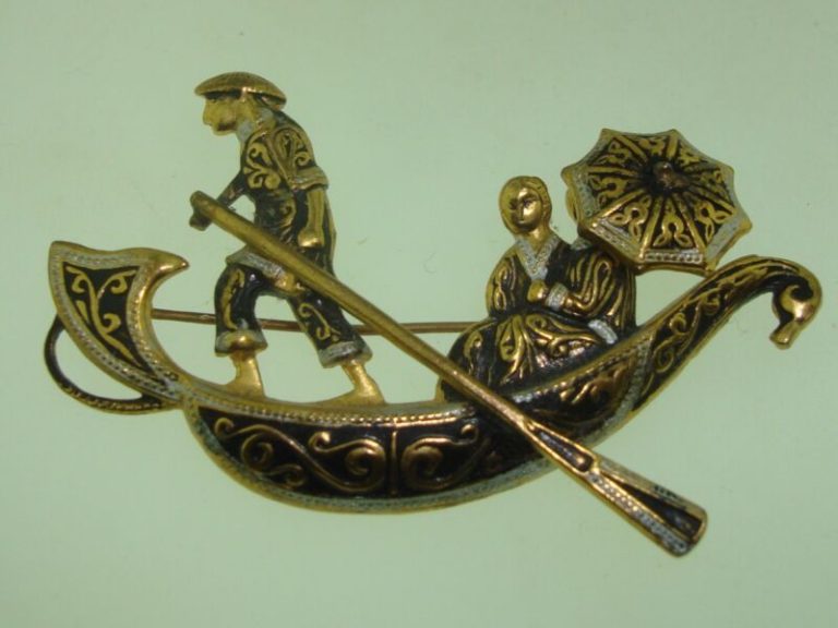 Vintage 1970s Damascene Enamel Gondola Pin, black and white enamel with an oriental scene of a gondola