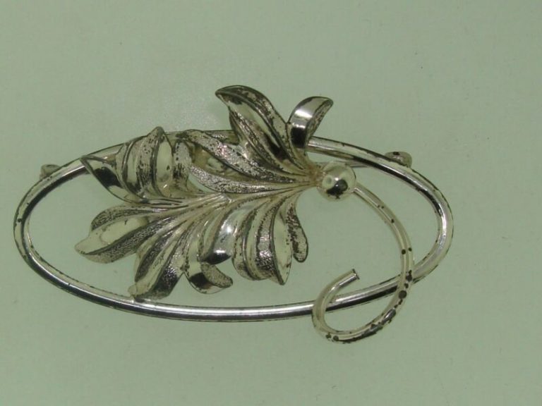 Vintage Forstner sterling silver floral pin, oval design