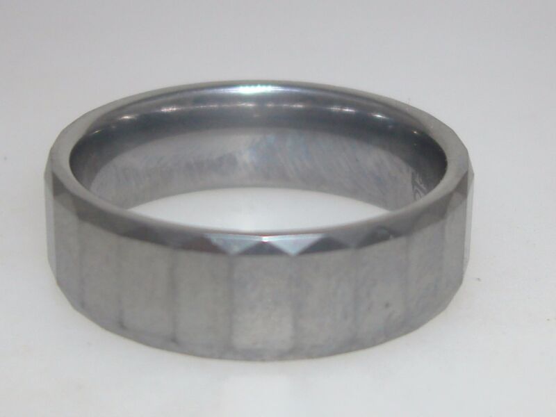 Men's polished tungsten carbide wedding band with a faceted design, size 13