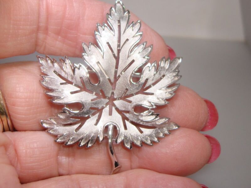 Vintage Crown Trifari brushed maple leaf pin, 1950s-60s