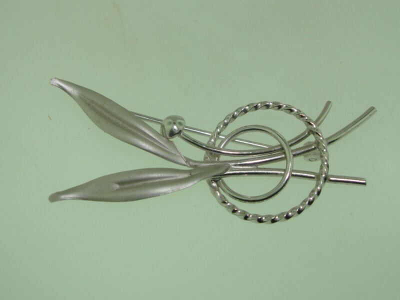 Vintage 1960s C. Reis Co. white gold filled leaf brooch pin