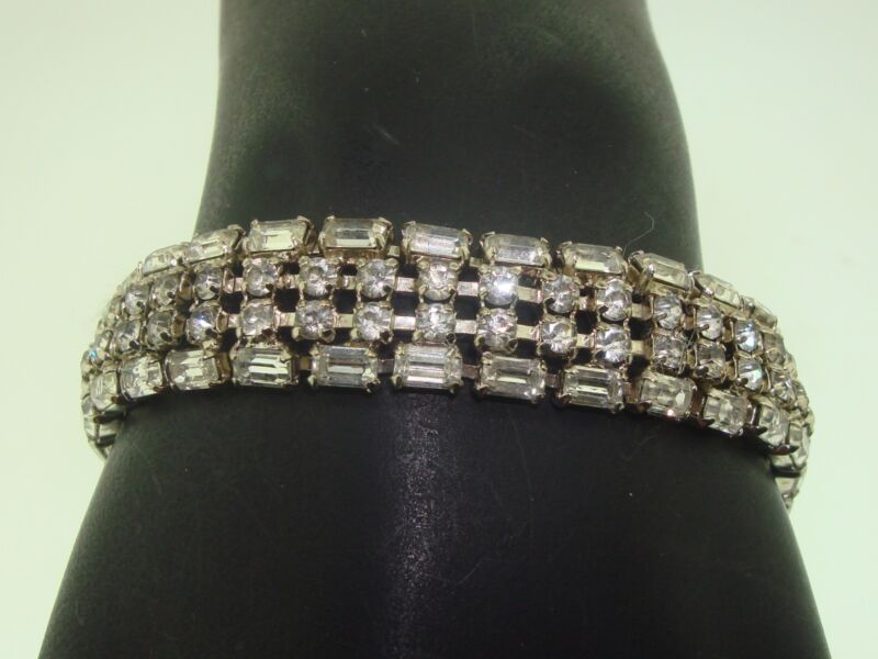 Vintage 1950s rhinestone bracelet with foiled baguette and round stones