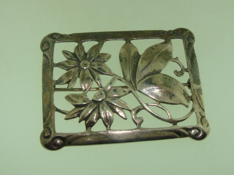 Art Nouveau sterling silver flower brooch, 1930s-40s