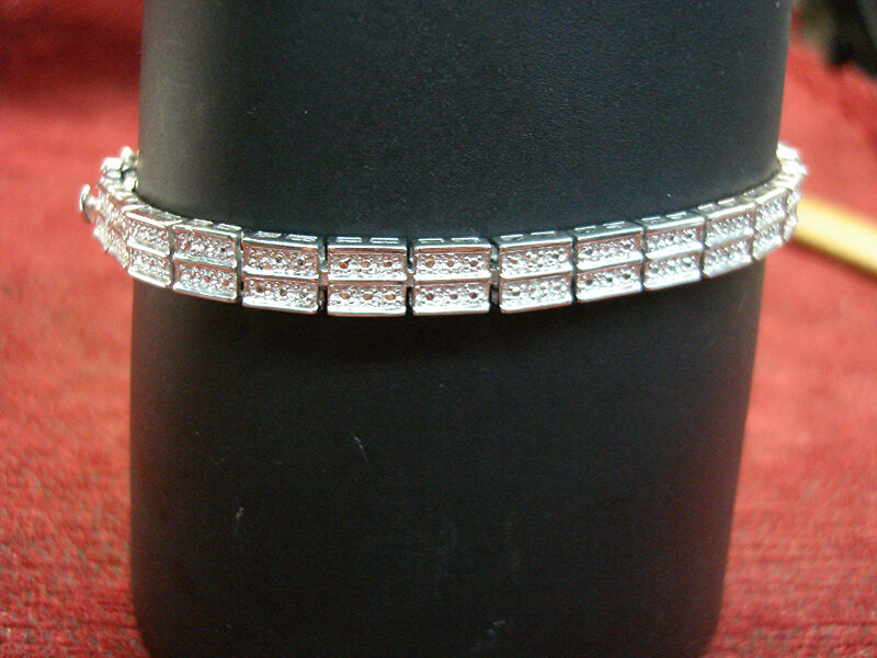 Sterling silver bracelet, heavy-duty construction, 8 inches, pre-owned excellent condition