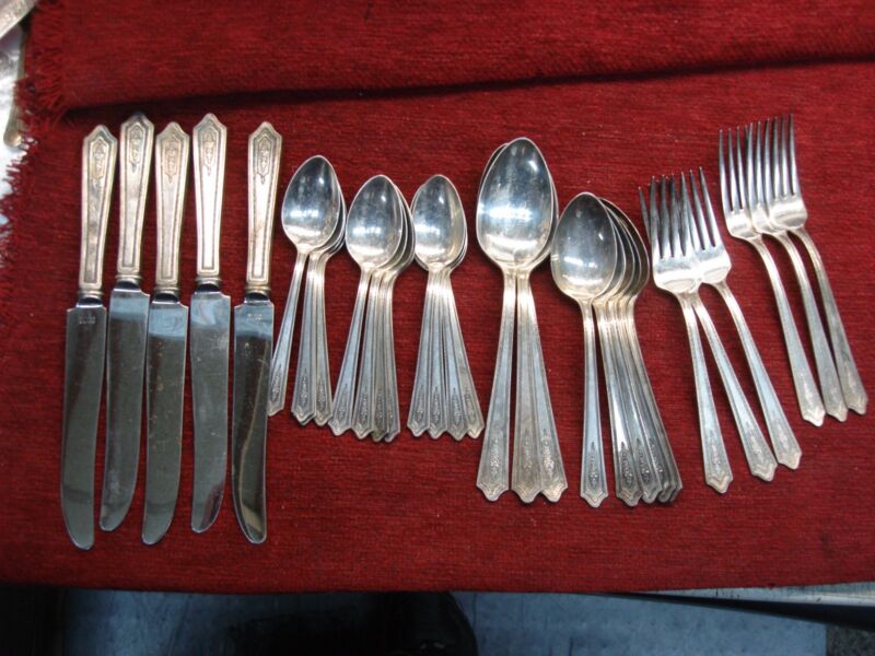 Vintage Stratford Silver Carmen Pattern Flatware Set, 31-Piece