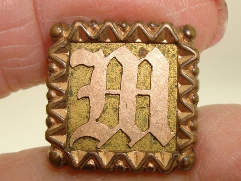 Victorian collar button with rose gold and green gold fill, featuring an 'M' initial