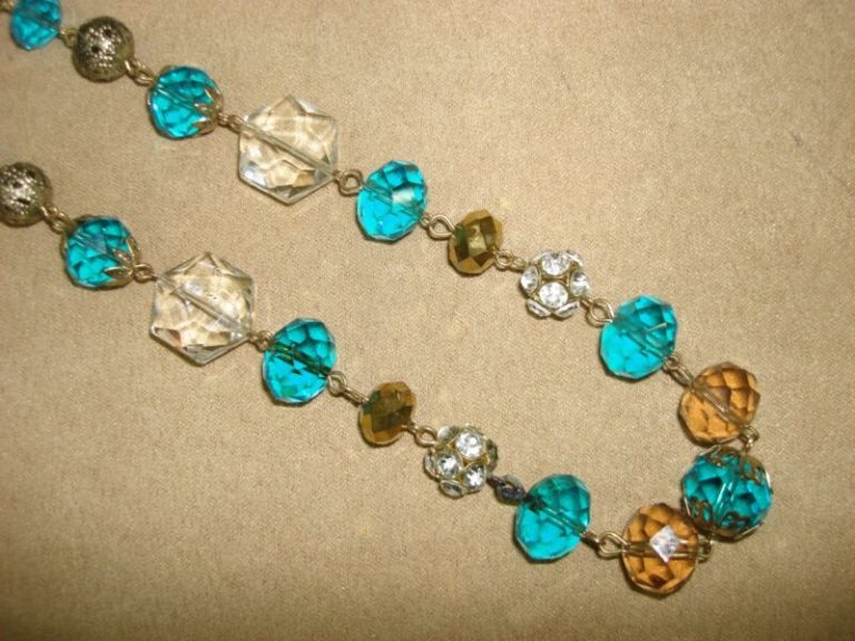 Vintage 1980s turquoise and champagne glass bead filigree necklace