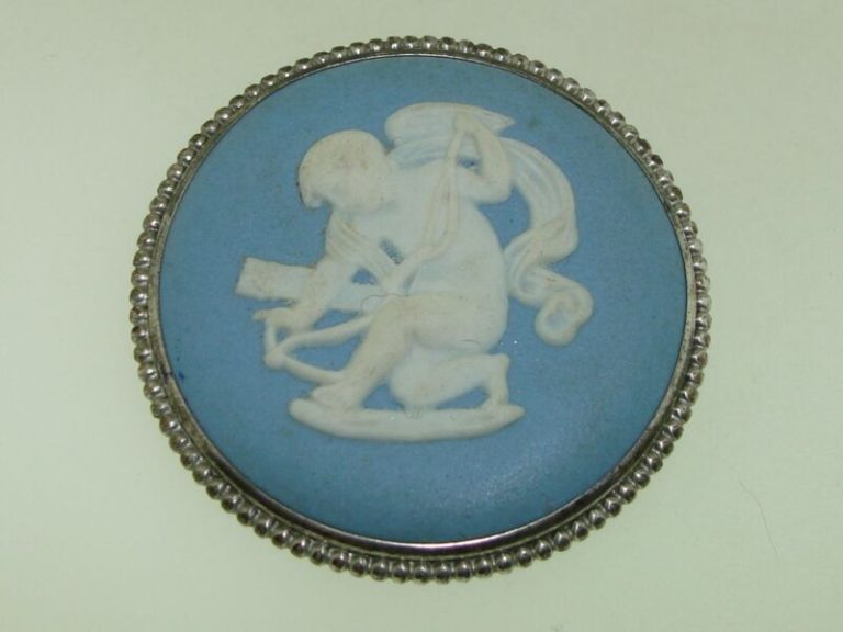 Vintage Wedgewood England Blue Jasper Cherub Pin - Hallmarked Silver