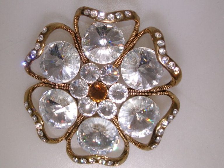 Vintage 1960s Swarovski crystal brooch with inverted foiled design and heavy gold plating