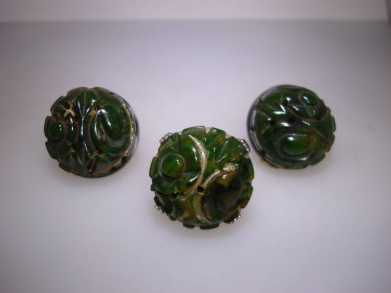 Vintage 1930s Sanford Carved Bakelite Ring & Earrings Set – Rare Green Design