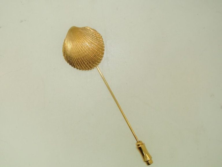 Vintage 1960s Trifari Crown Seashell Stick Pin - Bright Gold Tone