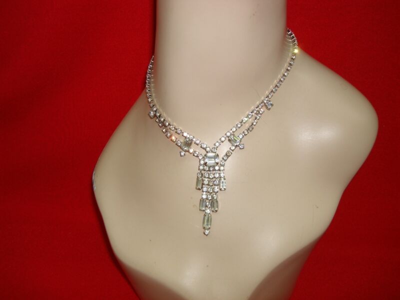Vintage 1950s emerald and rhinestone choker necklace