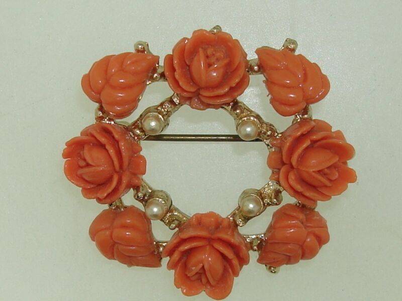 Vintage 1950s Lucite Rose & Pearl Pin