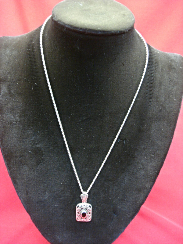 Elegant Sterling Silver Onyx & Marcasite Pendant Necklace – Italian Made