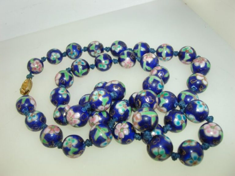 Vintage Chinese cloisonné enamel necklace with pink and blue flowers, 27 inches long.