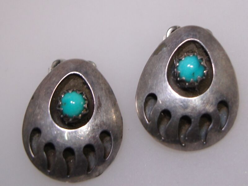 Vintage Native American Sterling Silver Bear Claw Turquoise Clip-On Earrings
