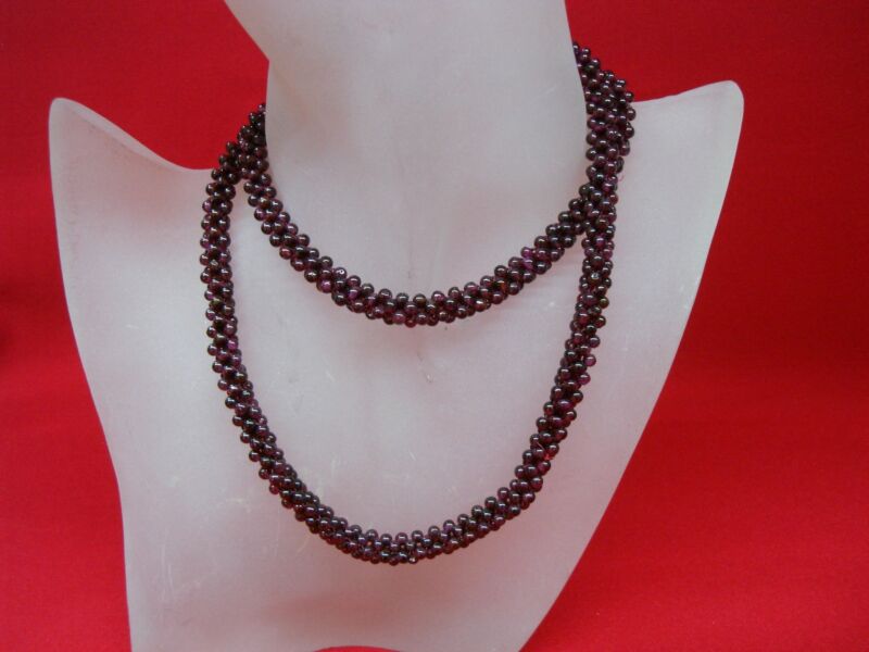 Vintage red rhodolite garnet beaded necklace