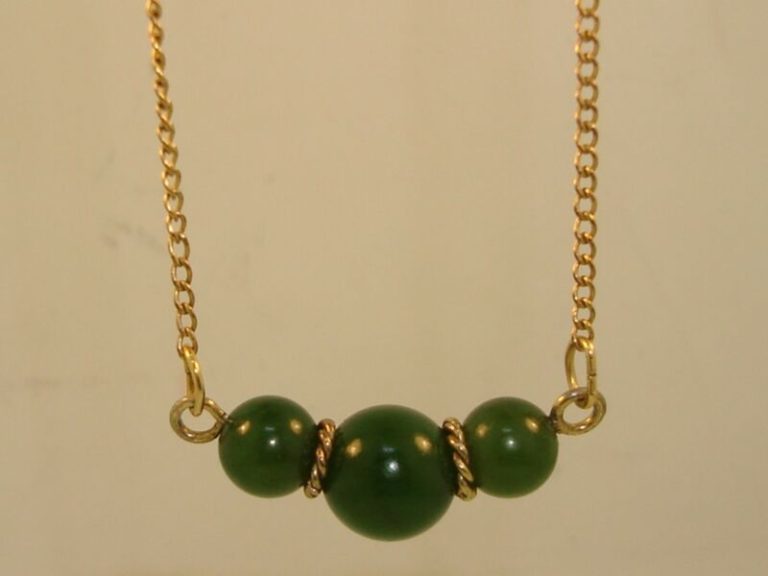 Vintage 1950s Elka 12K gold filled jade necklace with spinach green beads