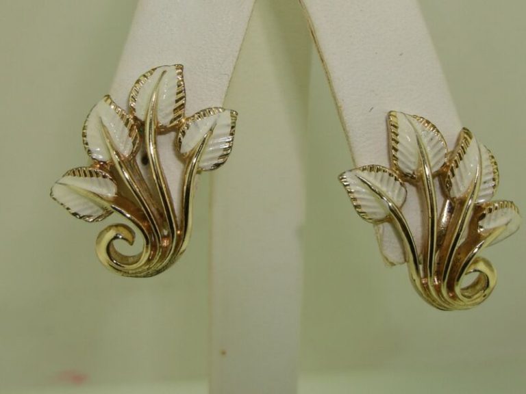 Vintage 1950s Coro enamel leaf earrings in white gold tone