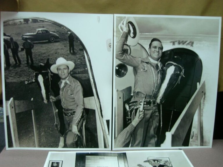 Gene Autry and Lindy Champion in historic flight photographs, 1939