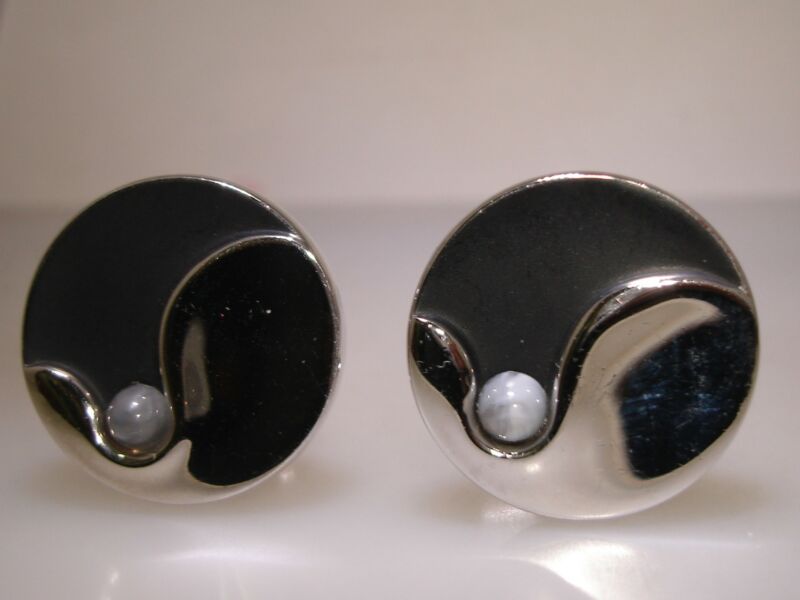 Vintage 1960s Swank enamel and faux pearl yin yang cufflinks
