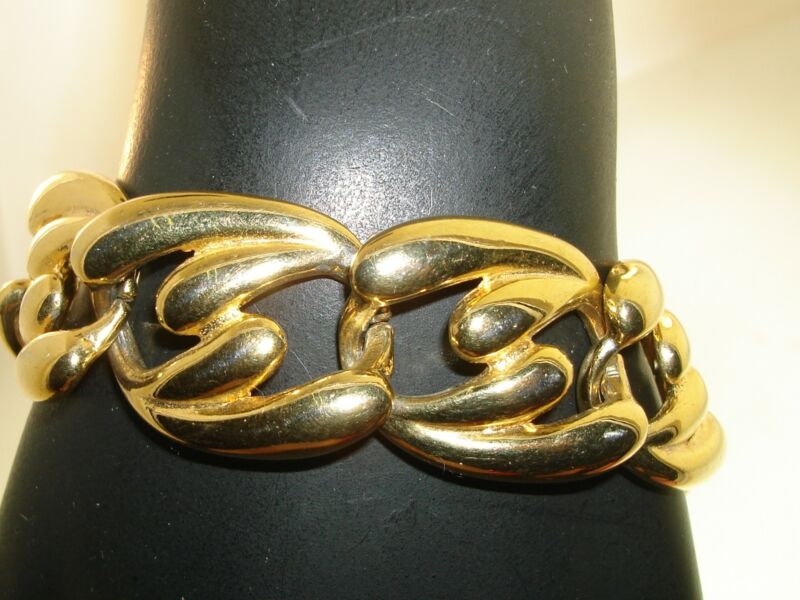 Vintage 1960s gold tone open link bracelet by Goldette