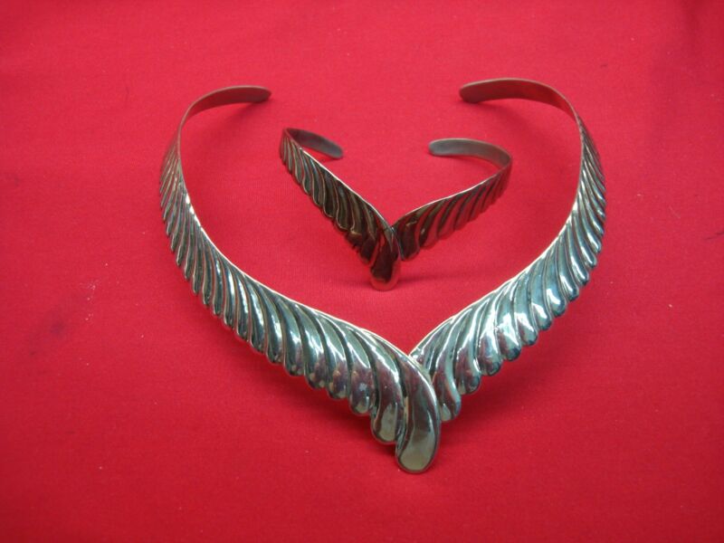 Vintage 1970s/80s chrome cuff bracelet and collar set, adjustable