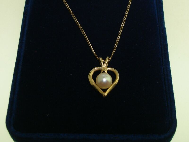 14K Gold Heart Pendant Necklace with Creamy White Freshwater Pearl