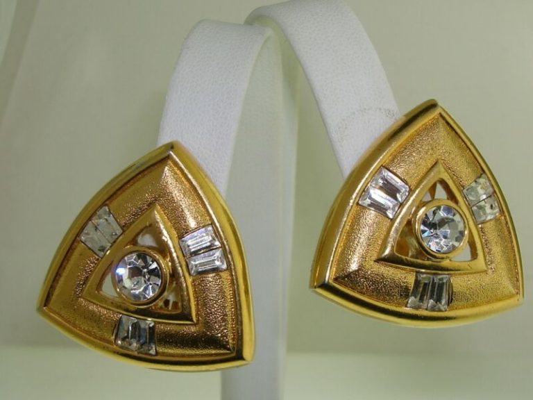 Vintage Signed 1970s Rhinestone Clip-on Earrings - Gold & Emerald Cut Stones