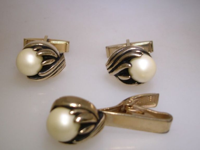 Vintage 1960s gold tone cufflinks and tie bar set with black enamel and faux pearls