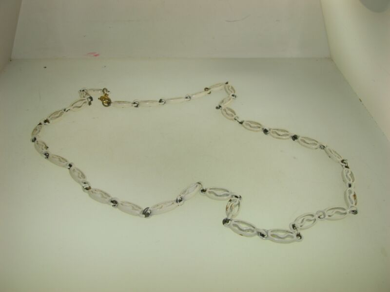 Vintage 1930s-40s white enamel chain link necklace