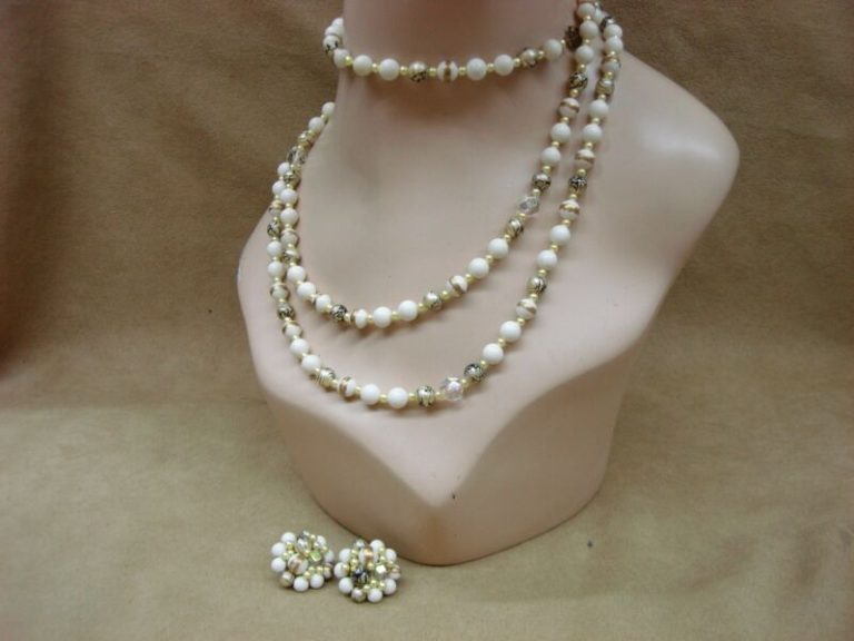 Vintage 1970s Japanese Beaded Necklace & Earrings Set – Gold, Black, White –  54 Inch Chain