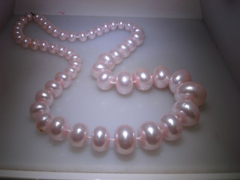 Vintage 1970s pastel pink doughnut bead necklace