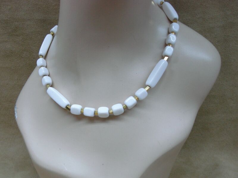 Vintage 1970s Trifari Lucite & Gold Choker Necklace