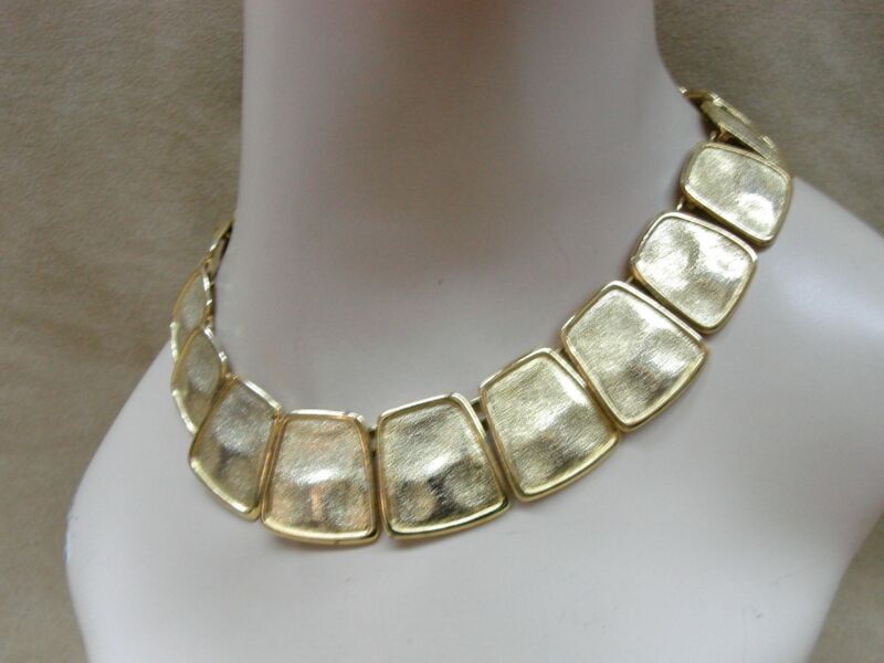 Vintage 1980s gold-tone choker necklace with graduated matte panels
