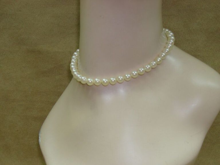 Vintage 1940s-50s Deltah Faux Pearl Choker Necklace - Creamy White, Adjustable