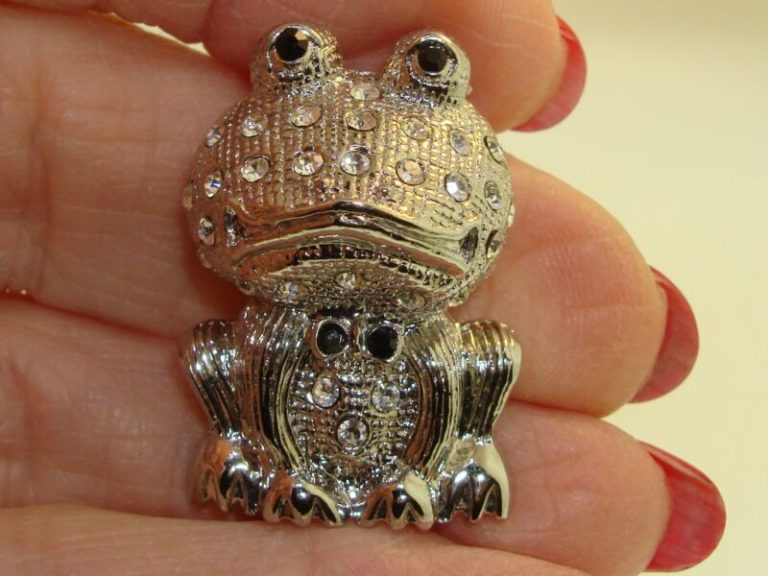 Vintage silver frog pin with AB rhinestones